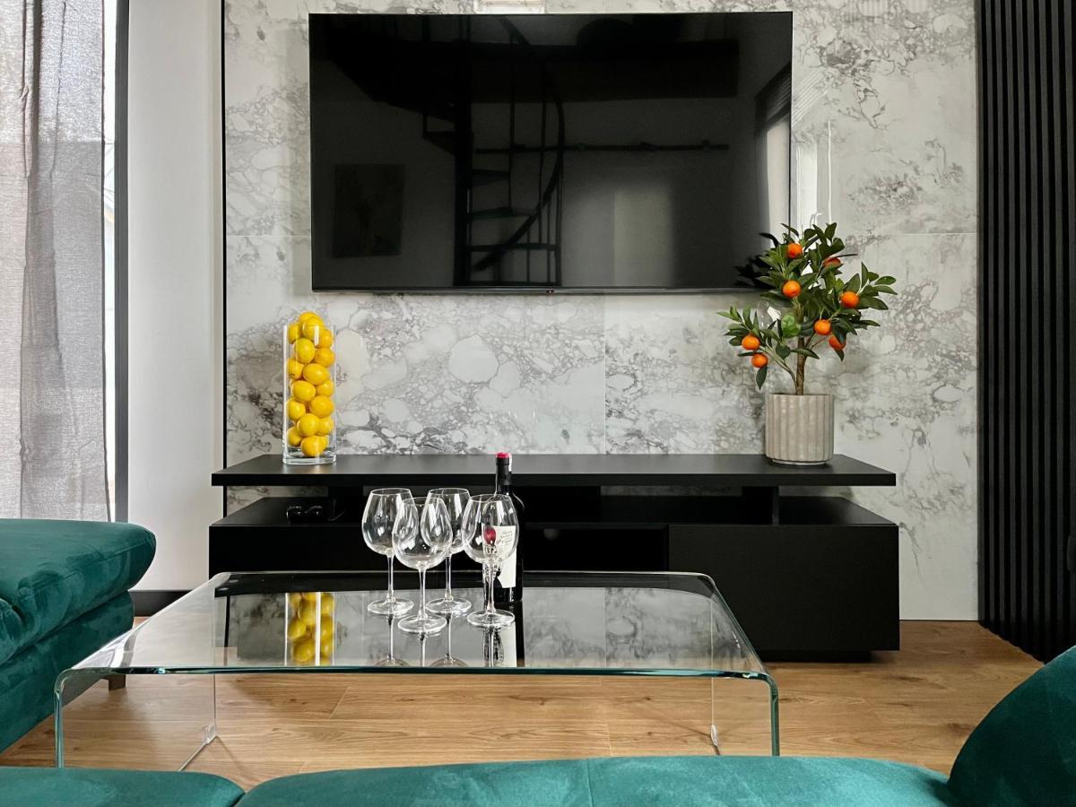 Apartamenty Maxa Czornyja Jelení Hora Exteriér fotografie